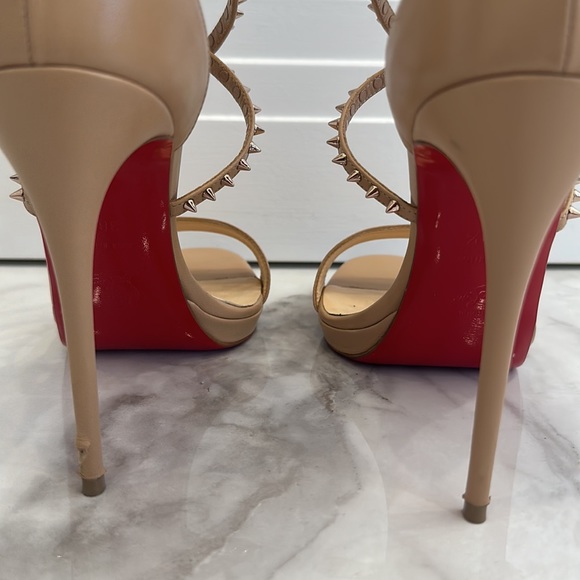 Christian louboutin heels - Picture 6 of 9